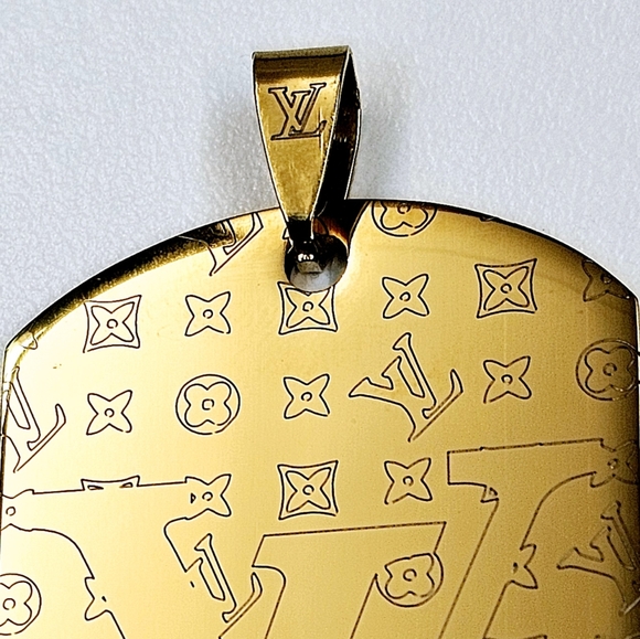 Louis Vuitton Gold Pendant - Picture 2 of 4